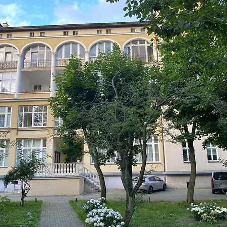 Апартаменти Mieszkanie W Kamienicy